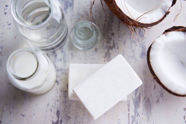 وصفة صابون منزلي لمنع جفاف اليدين بسبب الغسل والتعقيم