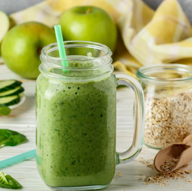 إليكم طريقة عمل مخفوق الشوفان والتفاح الاخضر لنسف الدهون