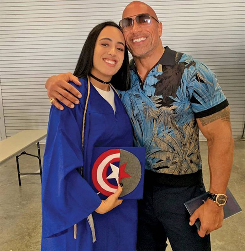 سيمون غارسيا جونسون على خطى والدها