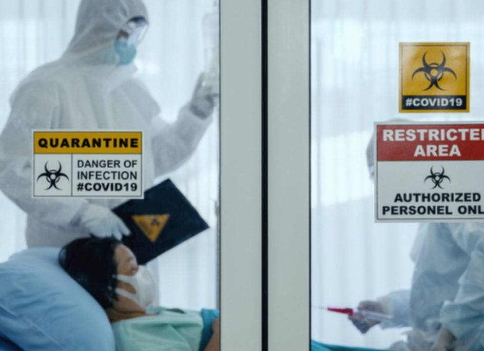 دار أزياء إيطالية فاخرة من تصميم الملابس الى صنع الكمامات