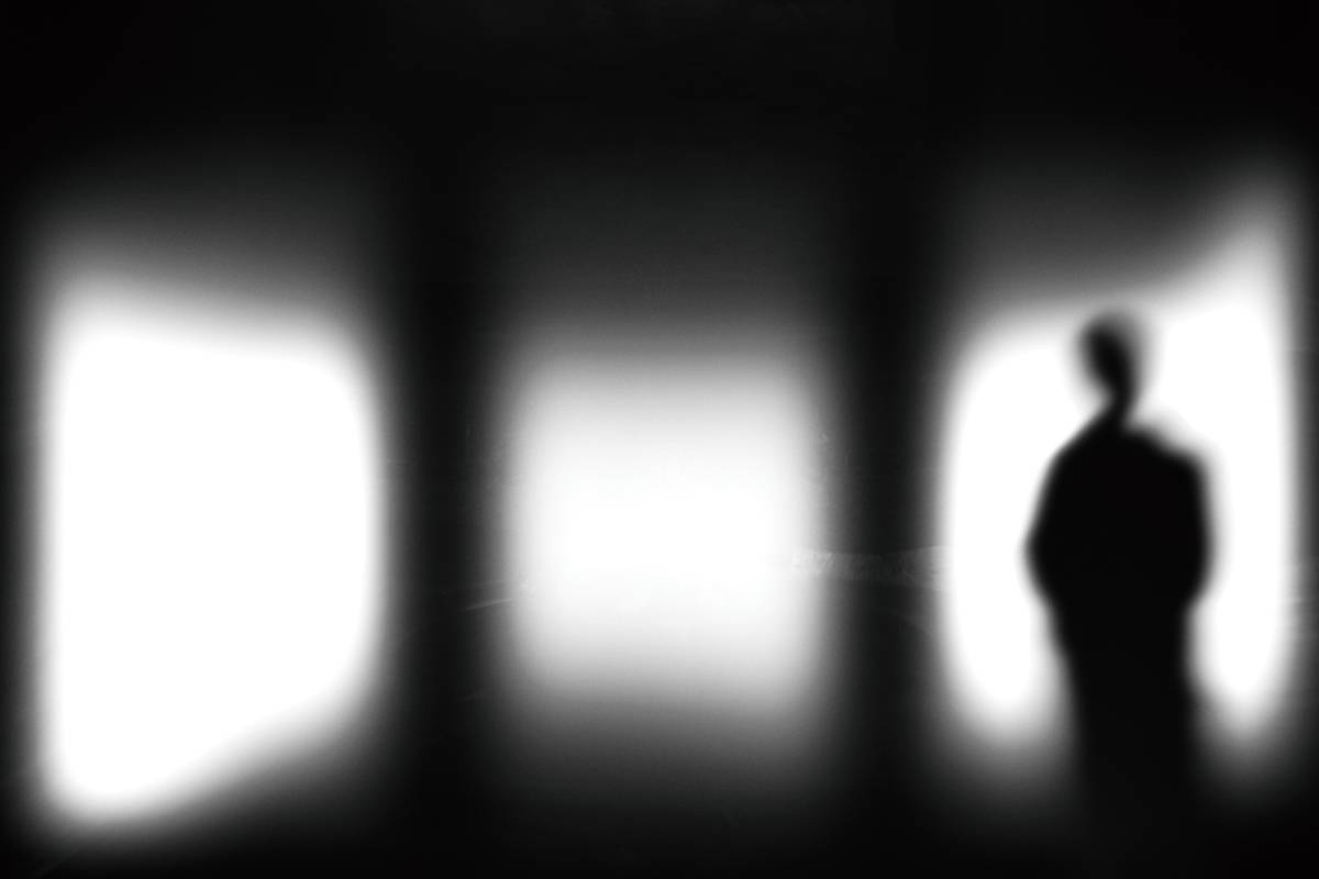 ممثل قدير يقرر حرمان ابنتيه من ثروته