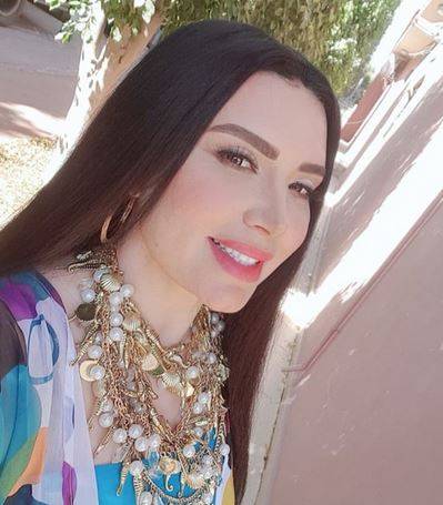 بالفيديو - عبير صبري تخضع لفحص كورونا في الشارع