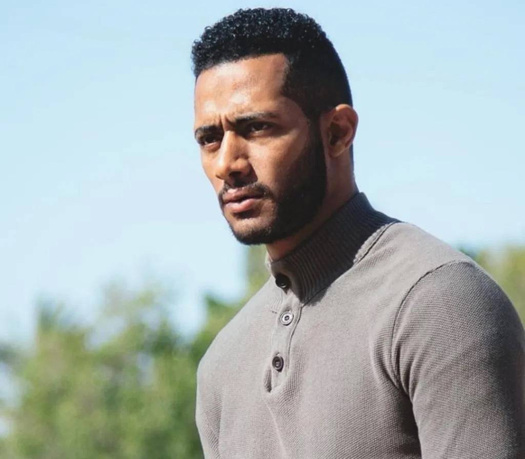 بالفيديو - محمد رمضان يصيب مصوّر مسلسله في أحد مشاهد المعارك
