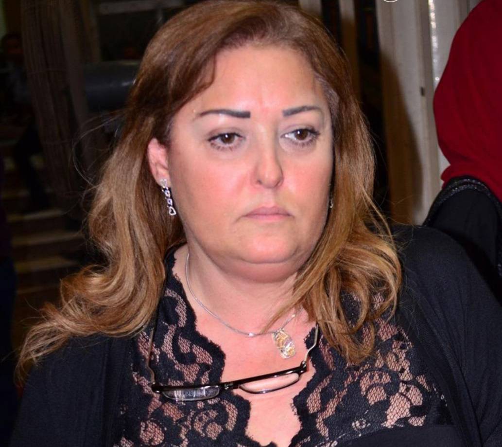 نهال عنبر تطلب مجدداً  الدعاء لشقيقتها الوحيدة