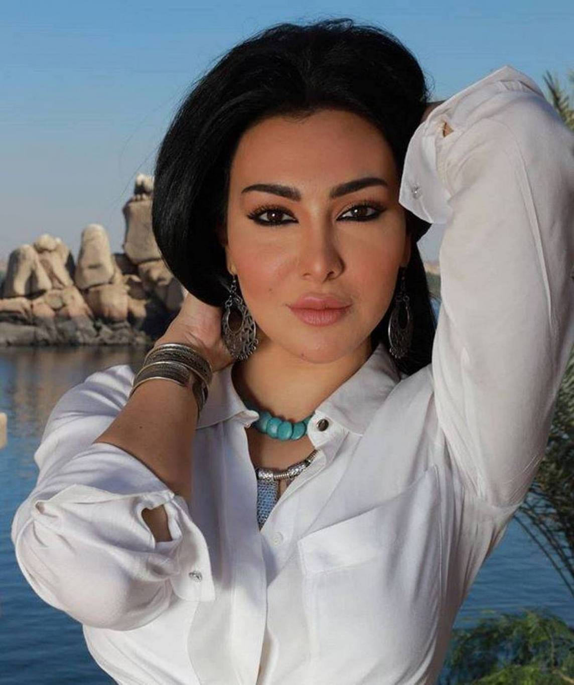 ميرهان حسين ترد على متابعة هاجمتها: 