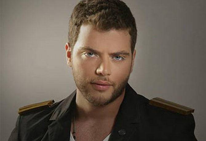 القبض على منتحل شخصية عامر زيان: تواصل غير أخلاقي مع المعجبات