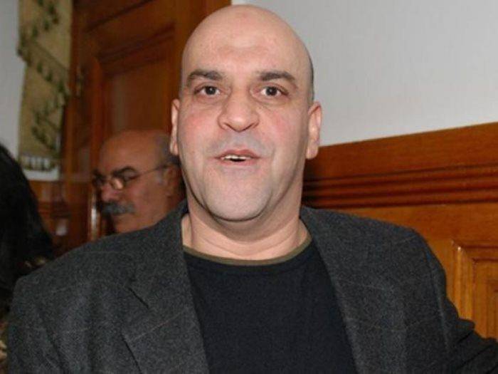 إبنة ممثل مصري تتبرأ منه: 