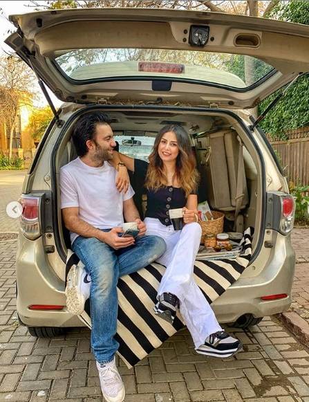 بالفيديو والصور - شريف رمزي وزوجته ريهام أيمن يبتكران طريقة جديدة للتنزه