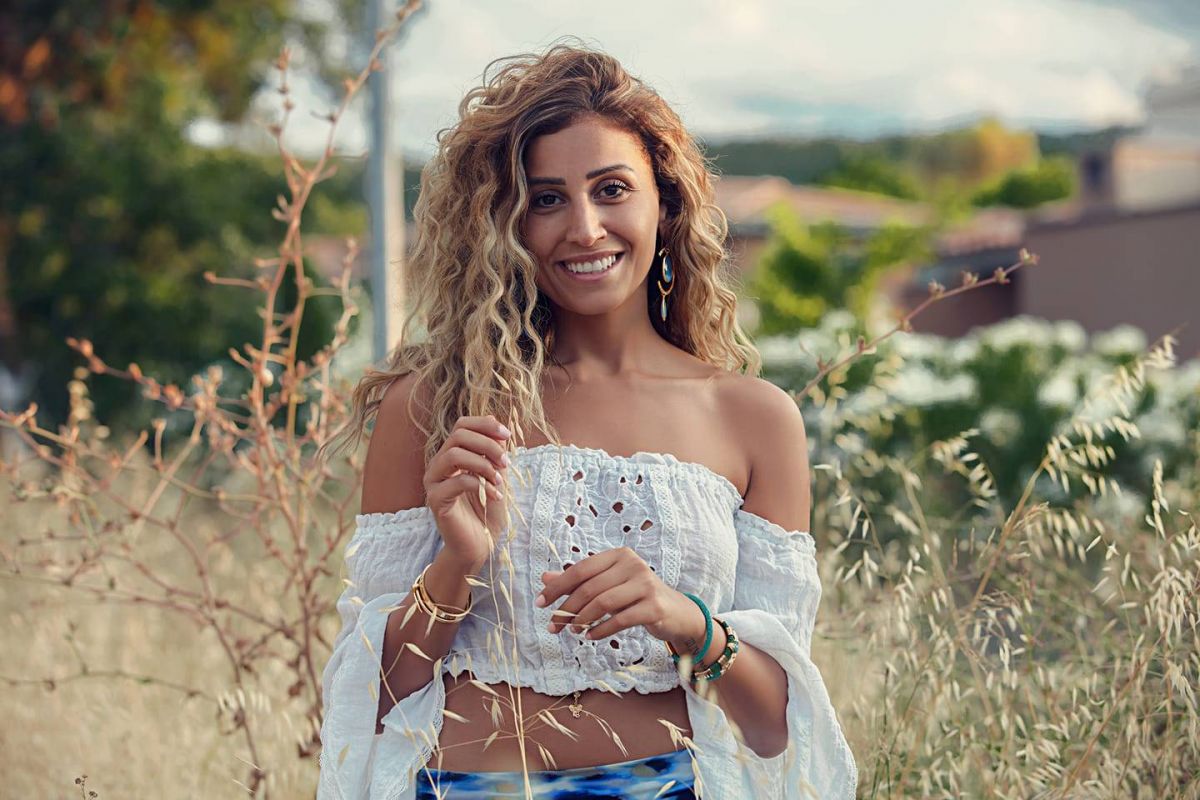 أحمد فهمي يحرج دينا الشربيني ويضعها في ورطة صعبة