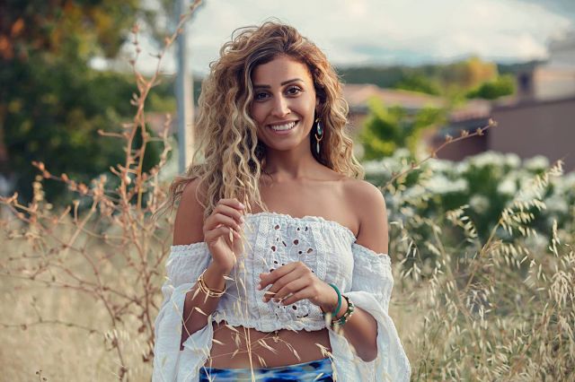 أحمد فهمي يحرج دينا الشربيني ويضعها في ورطة صعبة