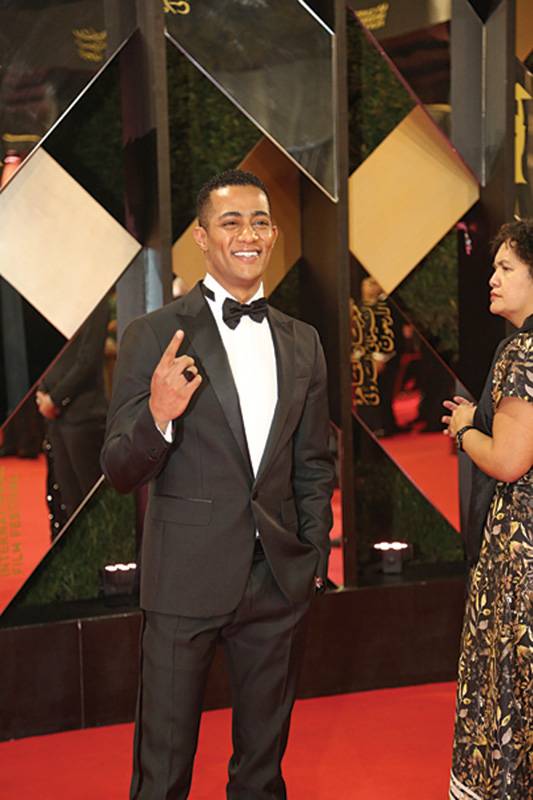 النجوم يواجهون فيروس كورونا بالتبرّعات