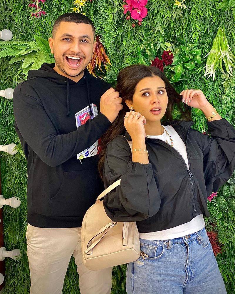 بالفيديو - بعد تحدي الوزن.. صديق منة عرفة يدفع لها عشرة آلاف جنيه