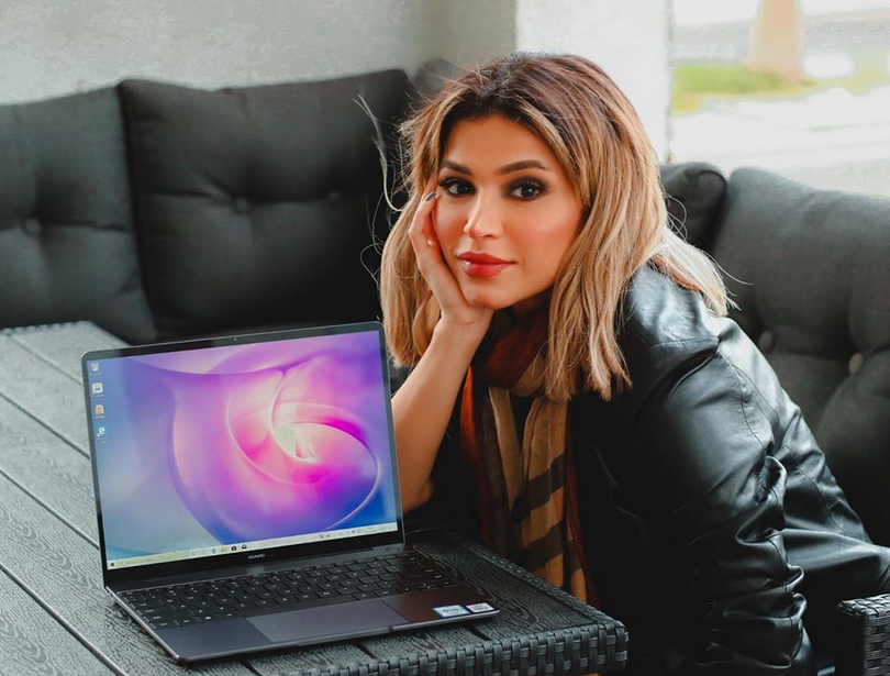 بالفيديو  - انتقادات لاذعة لنهى نبيل بسبب سعر حقيبتها... 