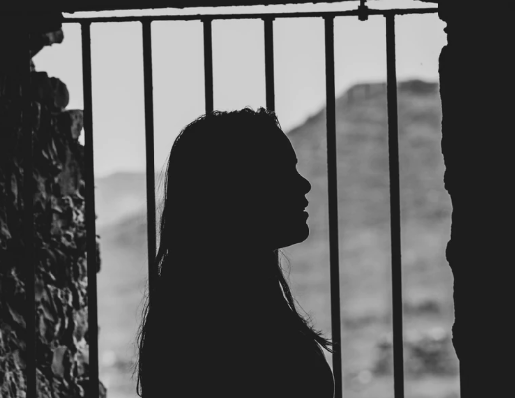 العثور على ممثلة شهيرة متوفاة في منزلها... ما علاقة كورونا؟