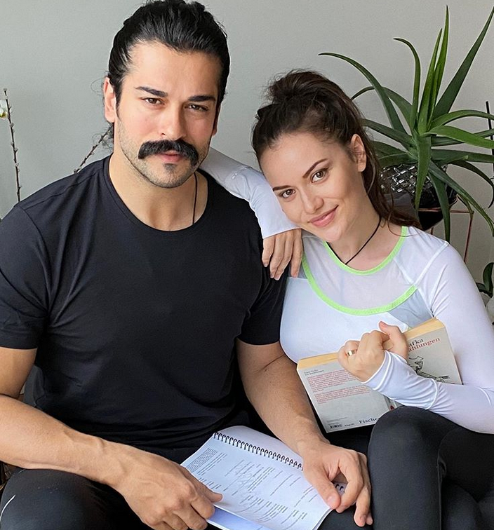 هكذا احتفل بوراك أوزجيفيت وفهرية إيفجن بيوم ميلاد طفلهما الأول