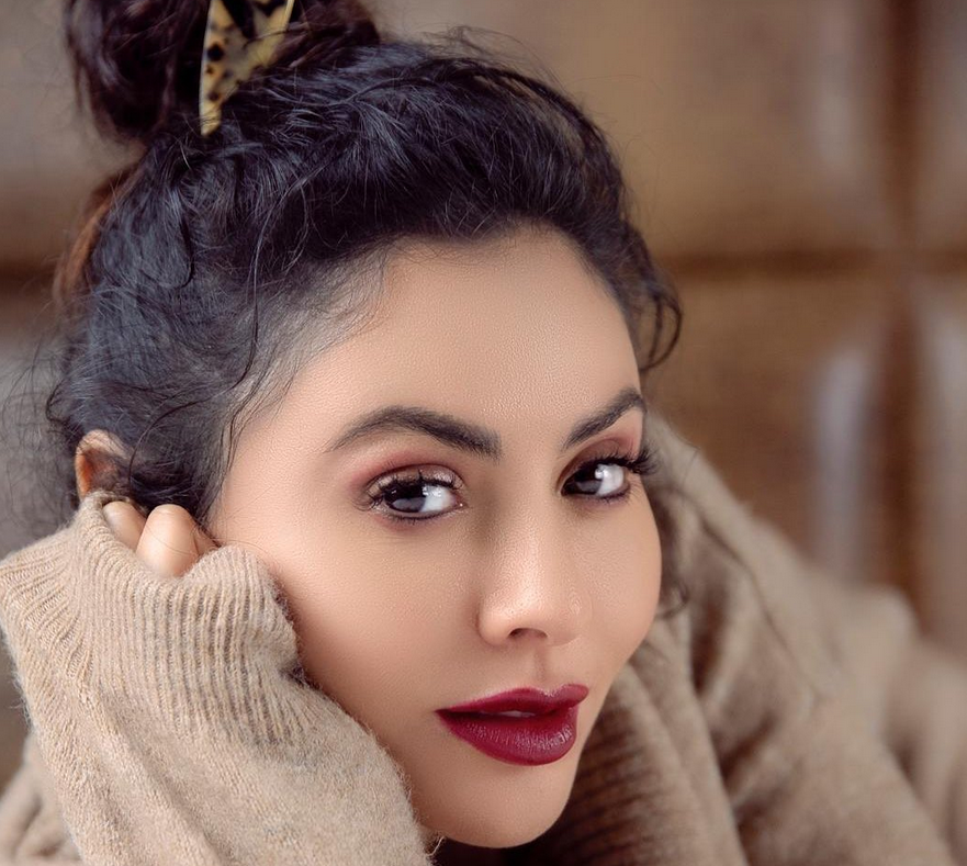 بالفيديو – ملابس مريم حسين الرياضية الجريئة تذكر بقضية صالح الجسمي