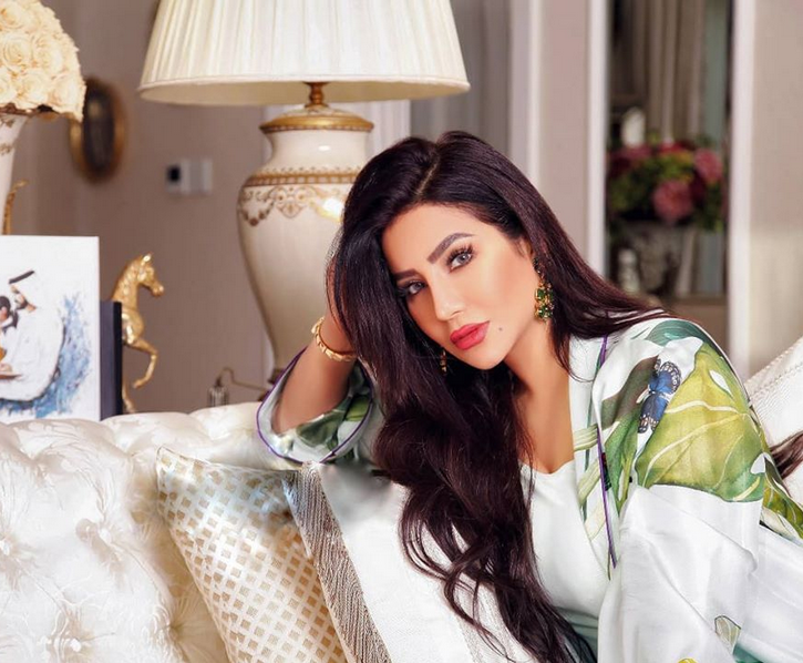 بالصورة -  طريقة تسلية تعتمدها لجين عمران وابنتها خلال الحجر المنزلي