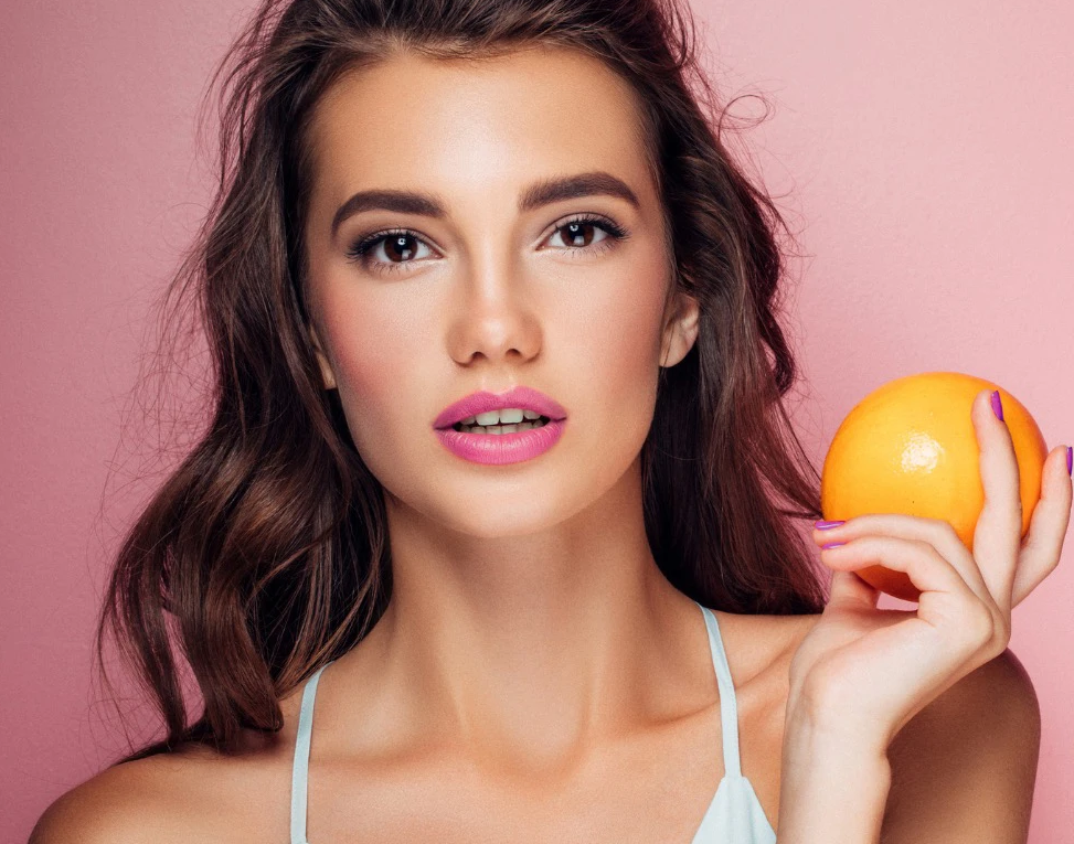 تعلمي وصفة البرتقال والعسل وخلصي بشرتك من علامات التعب