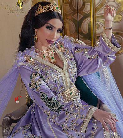 بالصور - دنيا بطمة تدعم شقيقتها وتوجه رسالة لزوجها