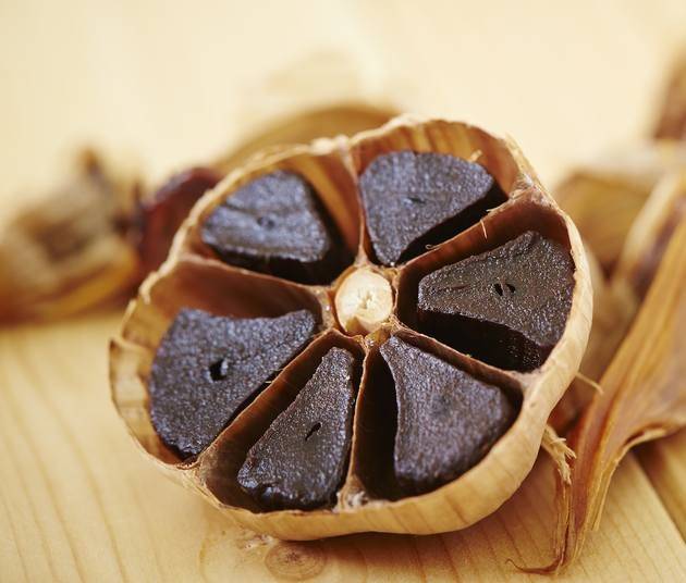 اكتشفوا سر الثوم الأسود العدو الأول للفيروسات