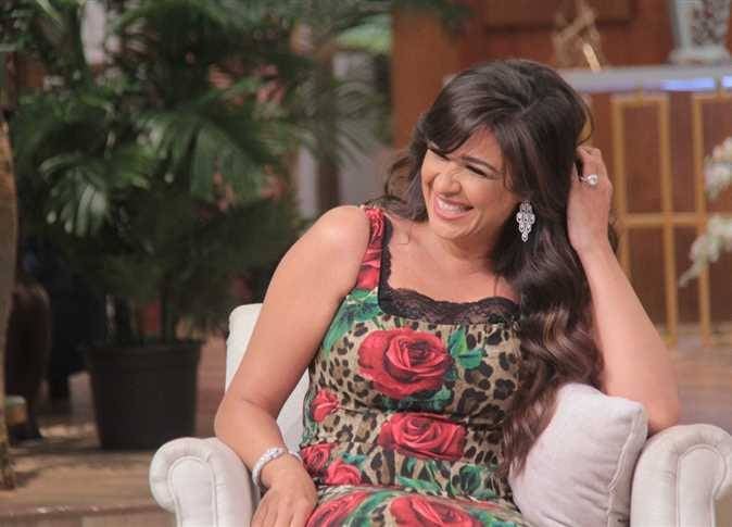 شقيق ياسمين عبد العزيز يثير الجدل من جديد برسالة غامضة وهي تتجاهله