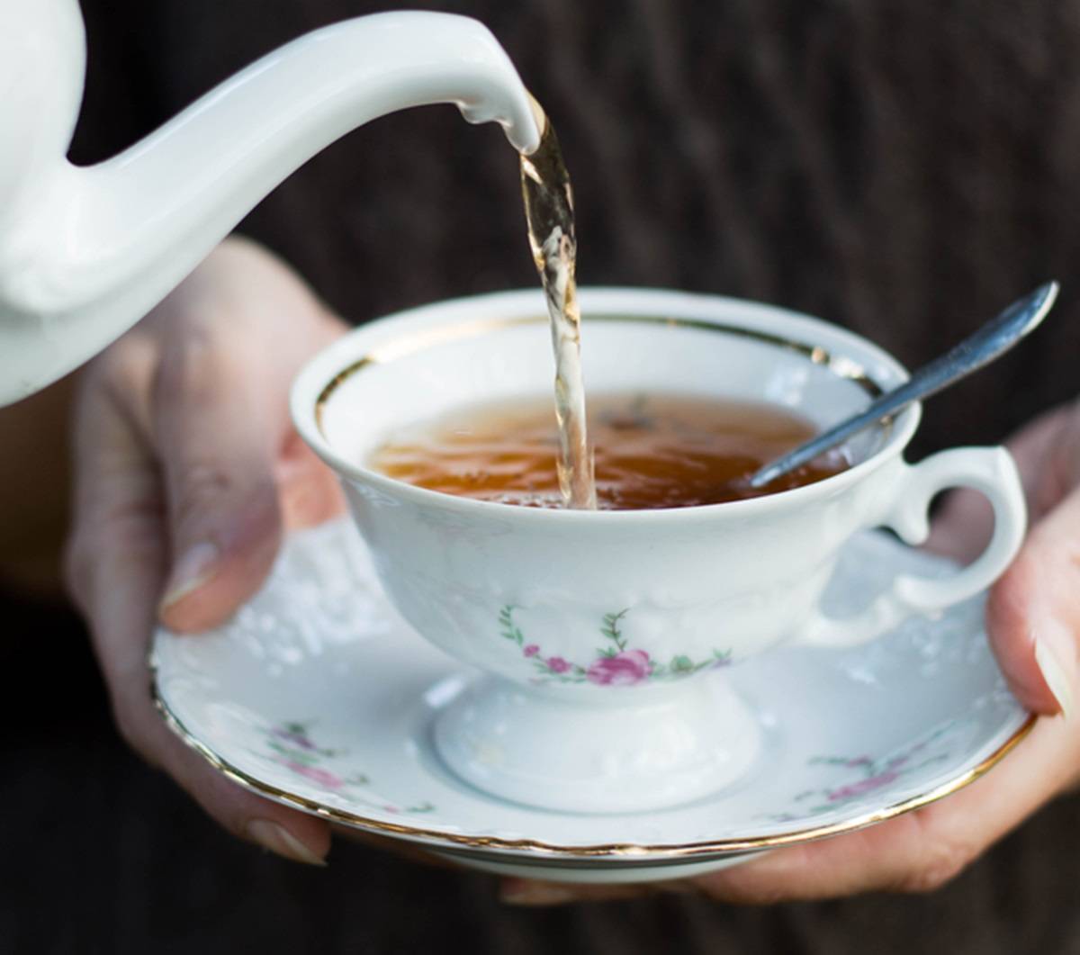 خطا يرتكب عند تحضير الشاي يجعله شراباً ضاراً