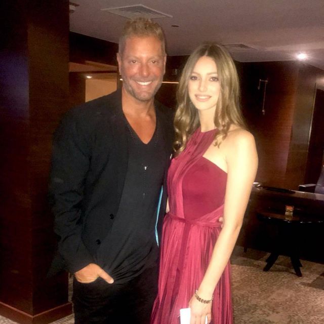 تامر هجرس وزوجته 