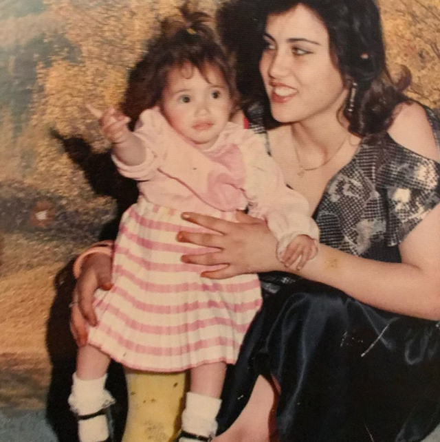 مديحة الحمداني مع والدتها 