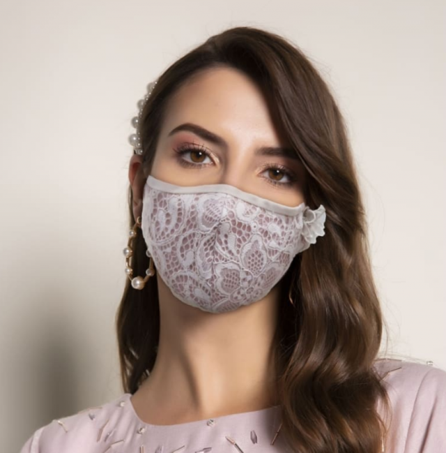 الكمامة جزء من إطلالتك... اختاريها من الدانتيل بتوقيع مصممة سعودية