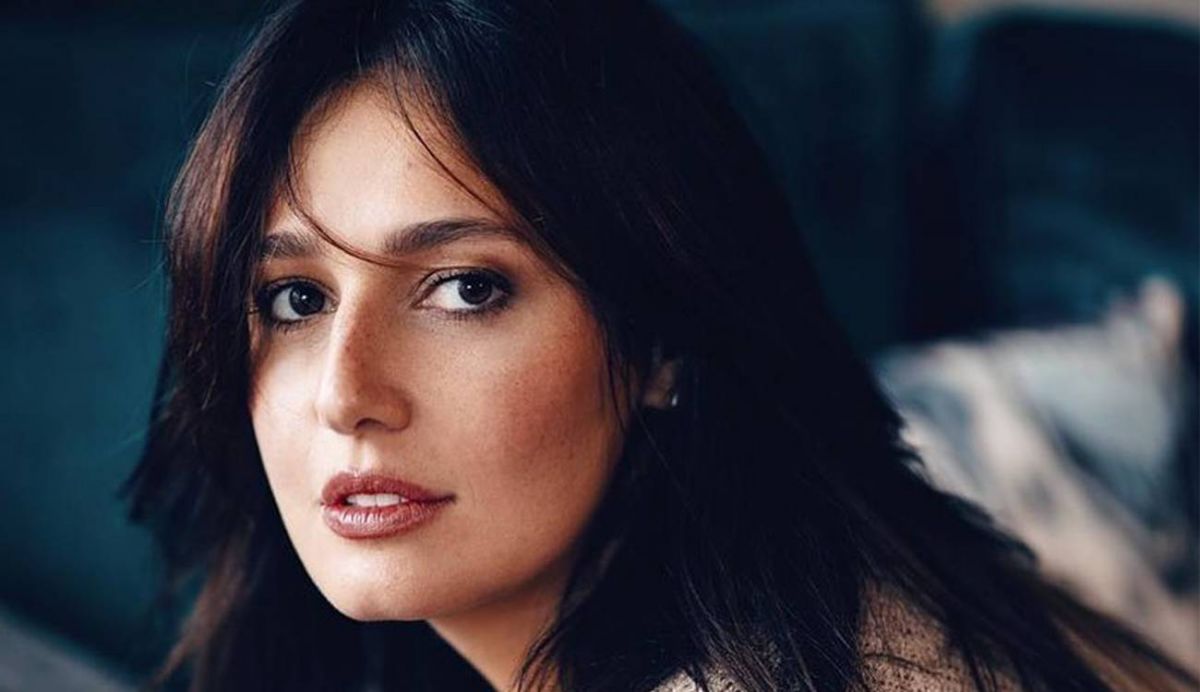 حلا شيحة ترد على إحراج متابع لها: 