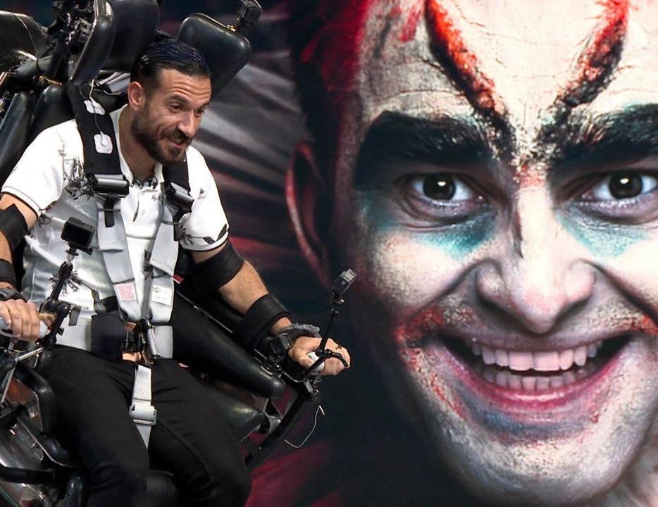 بالصورة – تعرفوا إلى زوجة وطفل علي معلول ضحية 