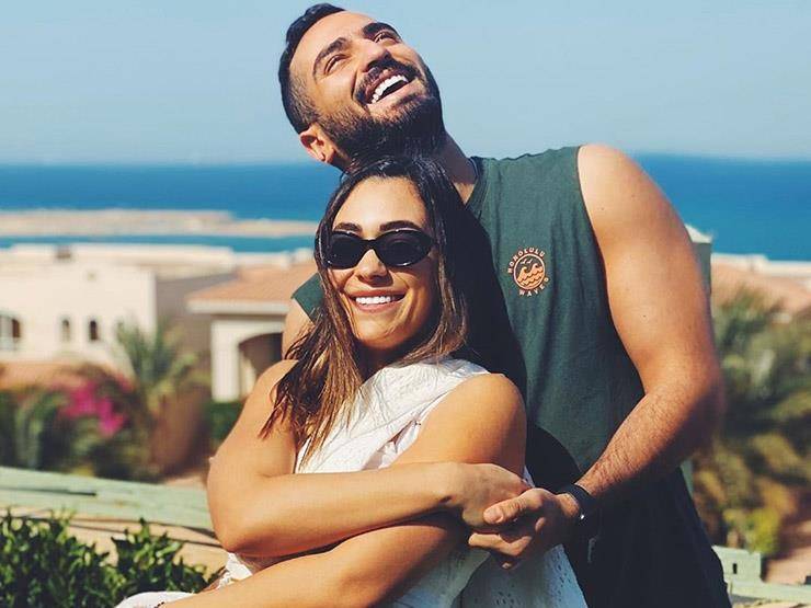 محمد الشرنوبي يتحدث عن خطيبته وسبب تأجيل زفافهما