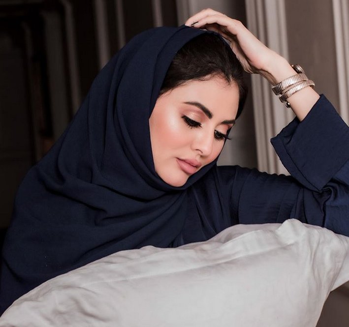 صورة من طفولة مريم حسين تثير التساؤلات حول عمليات التجميل