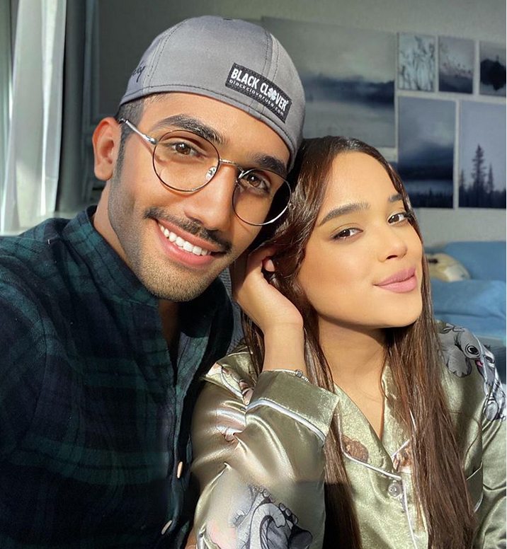 مشاعل الشحي تكتشف صورة لزوجها على موقع مواعدة... ماذا عن فتاة أحلامه؟