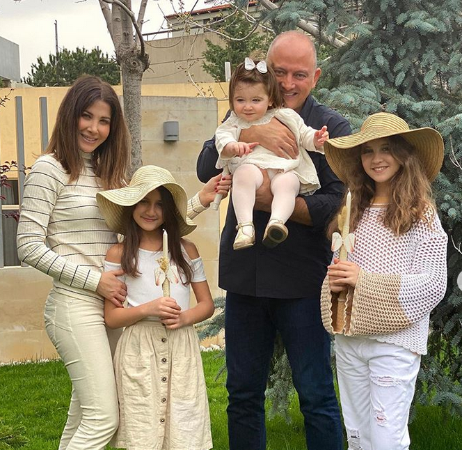 بالصور – في يوم ميلادها إبنة نانسي عجرم تنسق الكمامة مع ملابسها