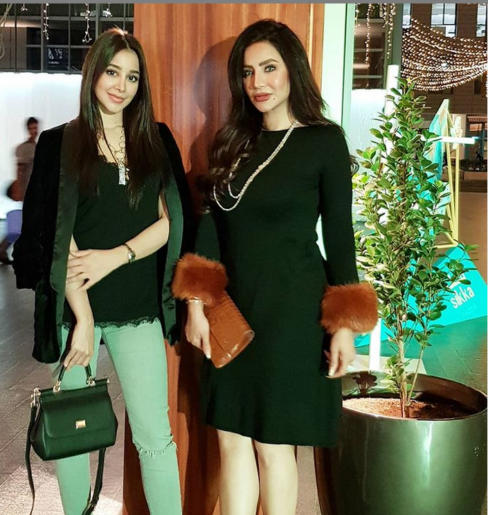 صورة قديمة لأسيل ولجين عمران تفاجئ الجميع