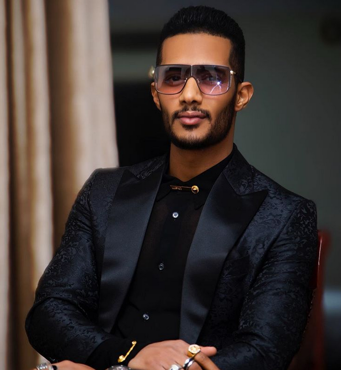 بالفيديو – فنانة خليجية تقلد رقص وغناء محمد رمضان وتثير الدهشة