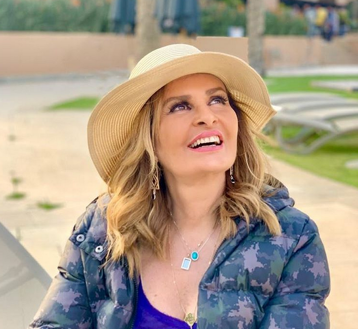 بالصورة – يسرا تفاجئ الجميع بفستان الزفاف