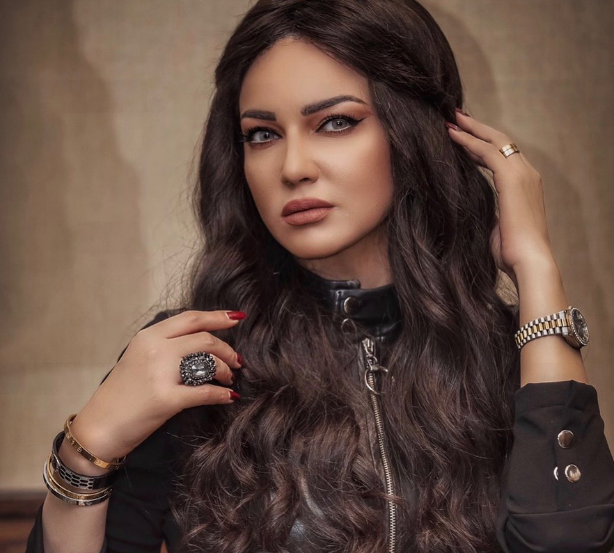 بعد نزع الحجاب... صفاء سلطان تكشف حقيقة خضوع ابنتها لعمليات التجميل