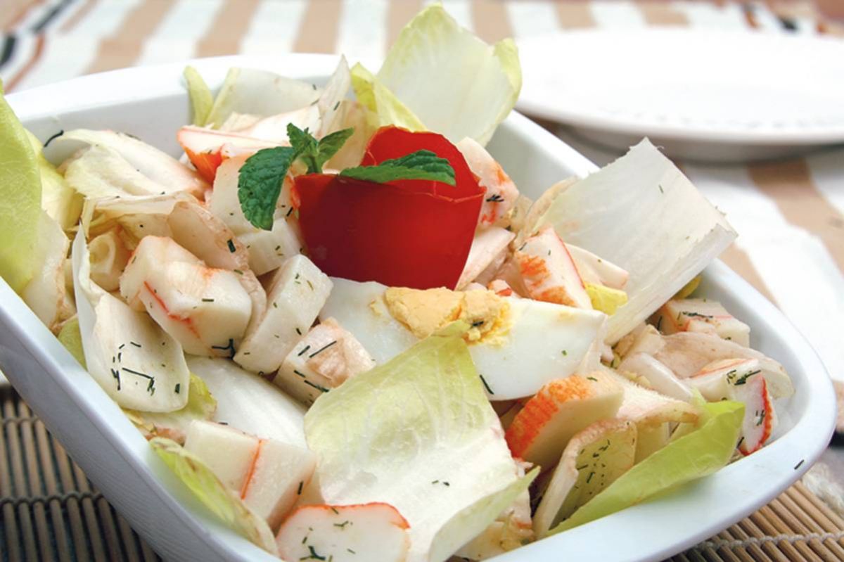 لسفرة رمضانية متنوعة.. جربي سلطة السلطعون بالأنديف