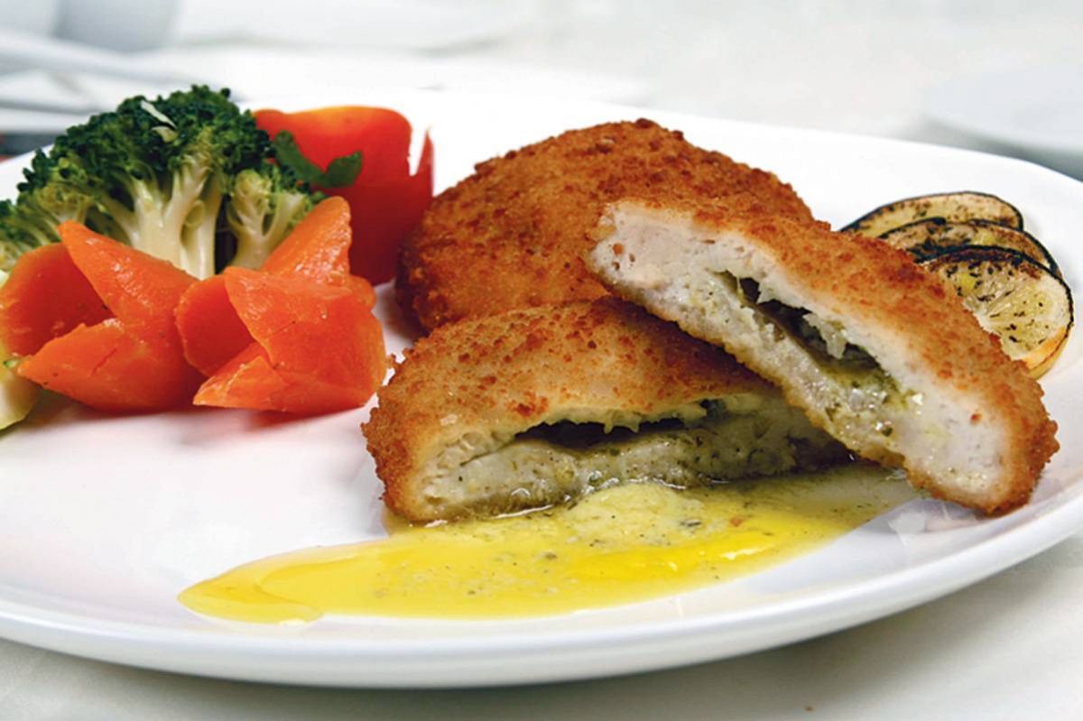 لسفرة رمضانية متنوعة ... جربي تحضير دجاج كييف