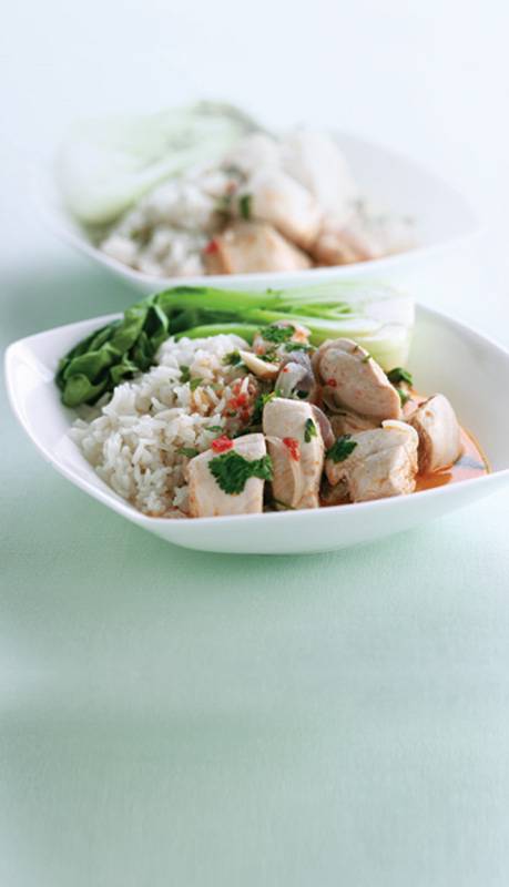 كاري الدجاج التايلندي مع الأرز بجوز الهند