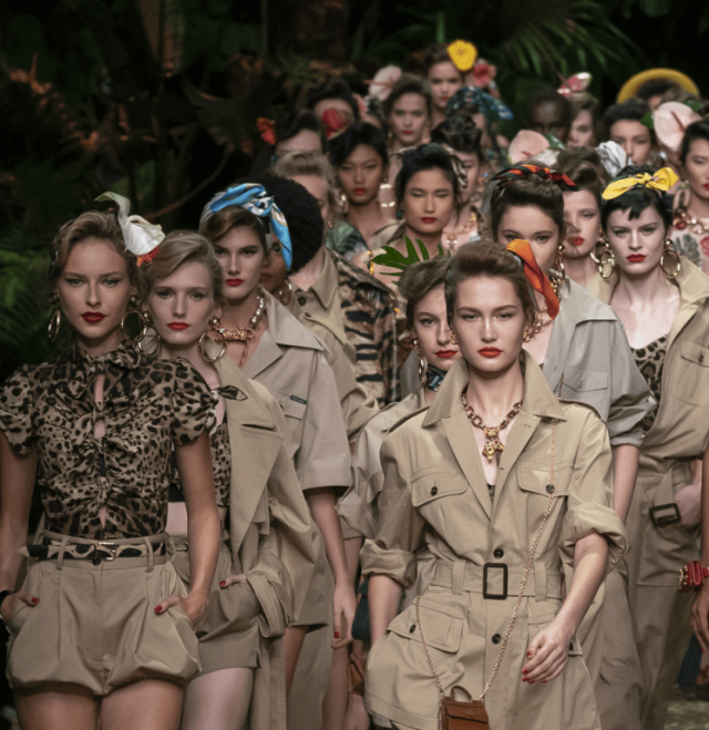 سترة الصحراء تعود جدداً هذا الربيع...  نسقيها مع كل إطلالاتك