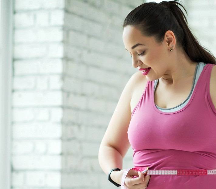 إليكم التمرين الذي يساعد على حرق الدهون والتخلص من التوتر في المنزل