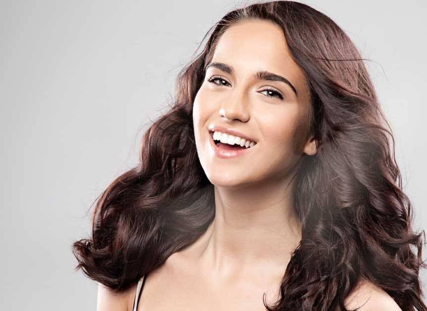 جربي قناع الشوكولا على شعرك كما فعلت نجمة المواقع وانتظري النتيجة