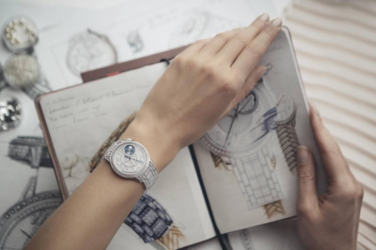 VACHERON CONSTANTIN EGERIE MOON PHASE JEWELLERY أنوثة راقية تشعّ بالماس