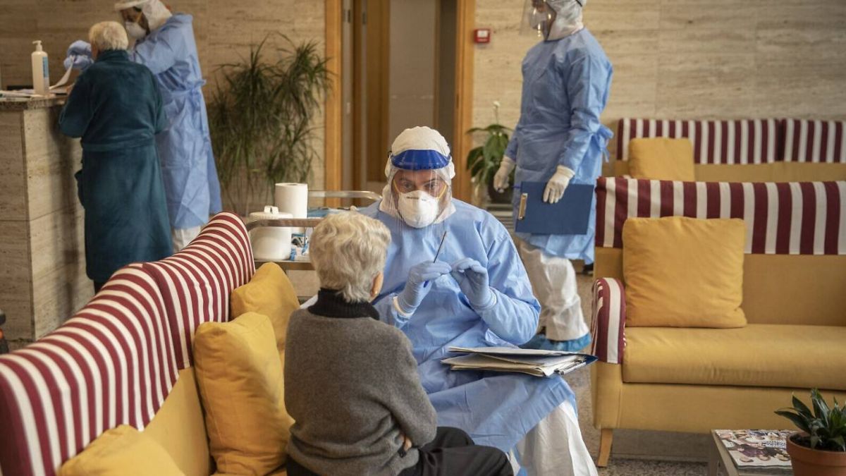 اتبعوا هذه الخطوات عند ظهور أعراض كورونا