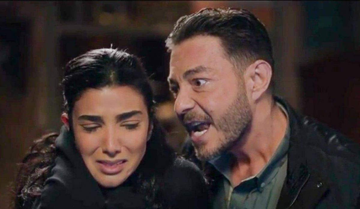 بالفيديو - أحمد زاهر يتعرض لحادث خطير ويستغله باحتراف