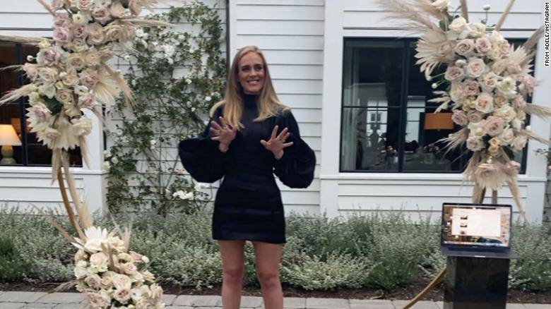 مدرب أديل يكشف أسباب فقدانها كمية كبيرة من وزنها