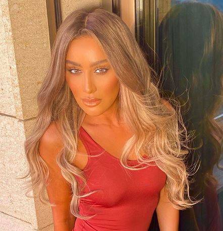 بالصور - في يوم ميلادها.. تعرفوا إلى شقيقة مايا دياب الحسناء